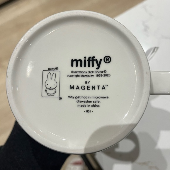 miffy christmas mug with christmas tree - Picture 3 of 3